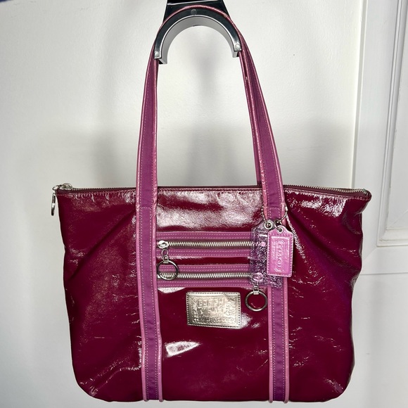 COACH • Daisy • Liquid Gloss Leather In Color Berry • Shoulder Tote Bag • RARE! - Picture 2 of 15